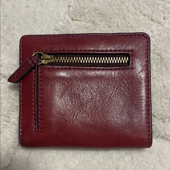 Fossil Burgundy Leather Bi-Fold Wallet - Picture 2 of 7